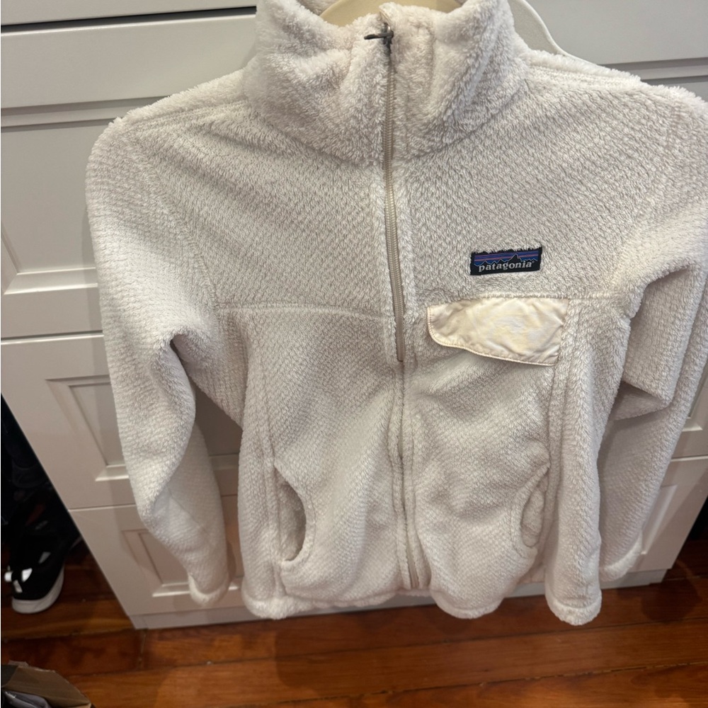 Patagonia Womans White Plush Full-Zip Fleece Jacket